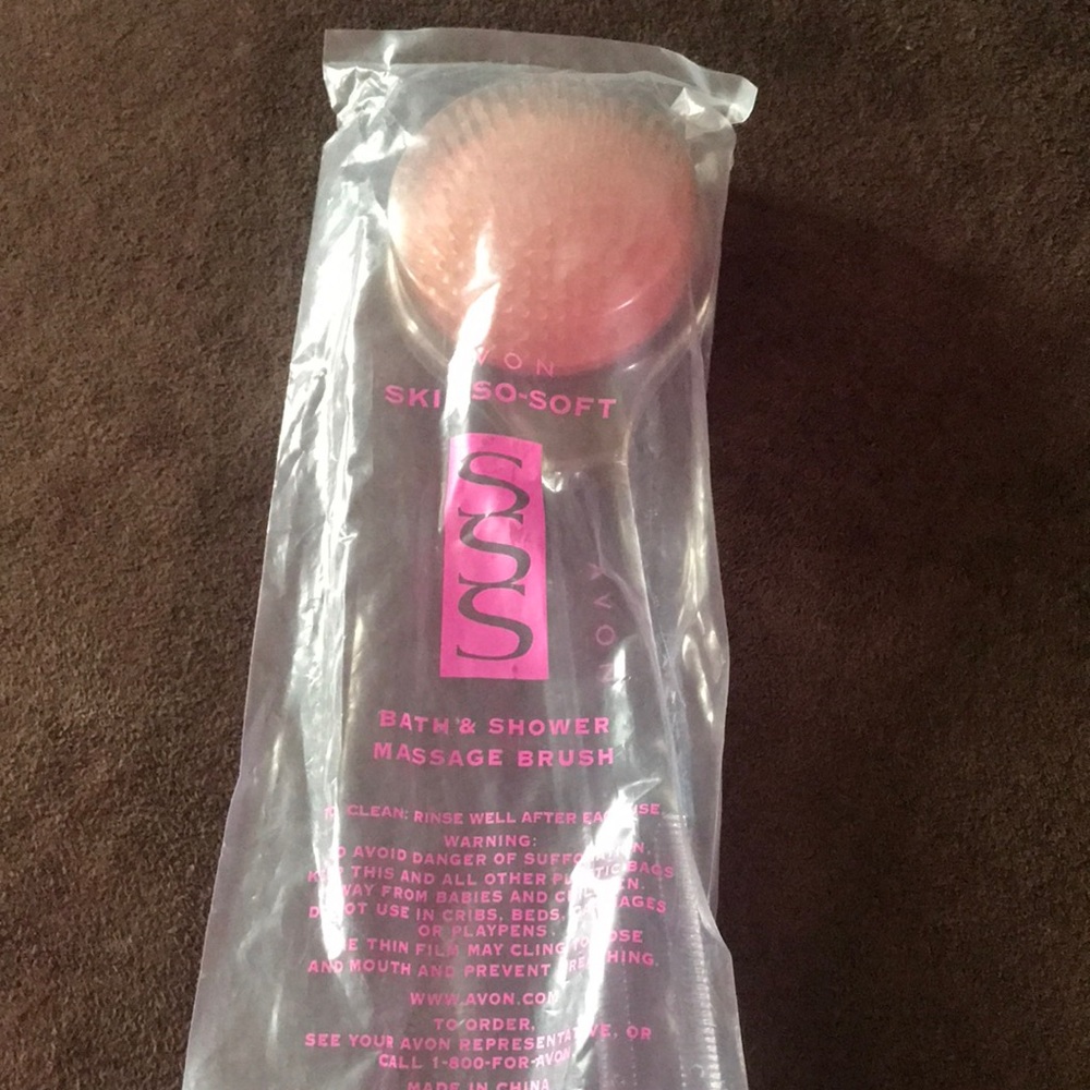 Avon 2002 Skin-So-Soft Bath and Shower Massage Brush Back Scrubber